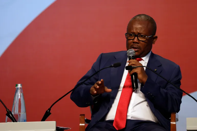 تجميد ترامب لهجرة 